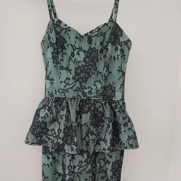 Lovely Dynamite Dress ✨ - Picture 1 of 6